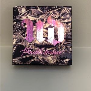 Urban Decay Troublemaker Palette